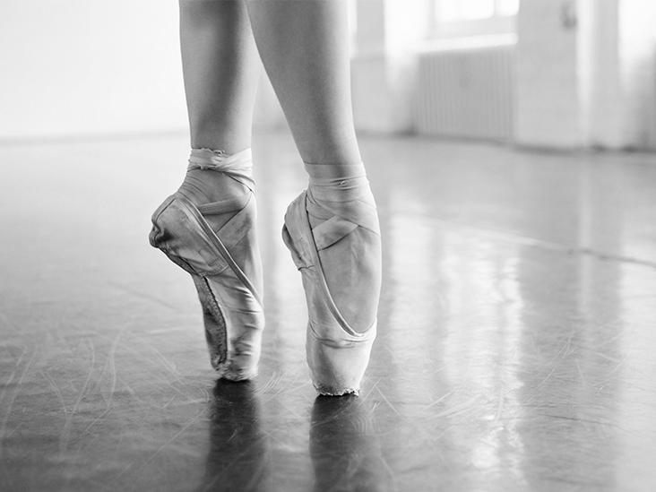 10 Signs of a Good Pointe Shoe Fitting photo 1